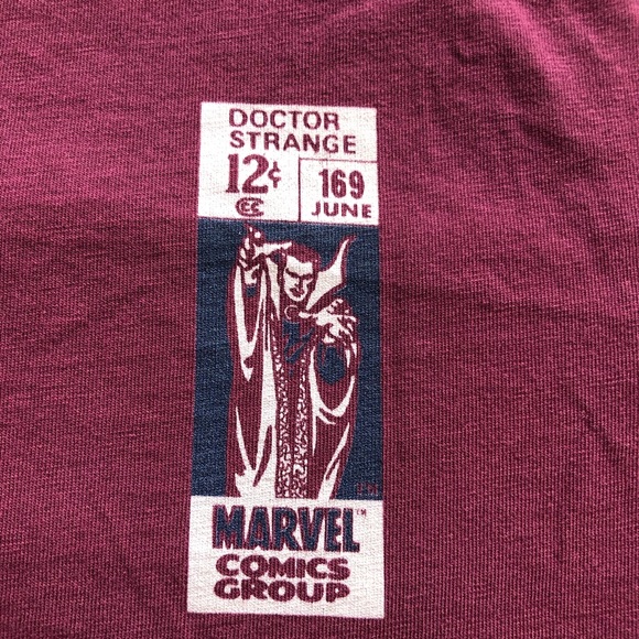 Marvel Comics Group Men’s Size L Burgundy T-Shirt Short Sleeves Graphic Tee - Picture 5 of 15
